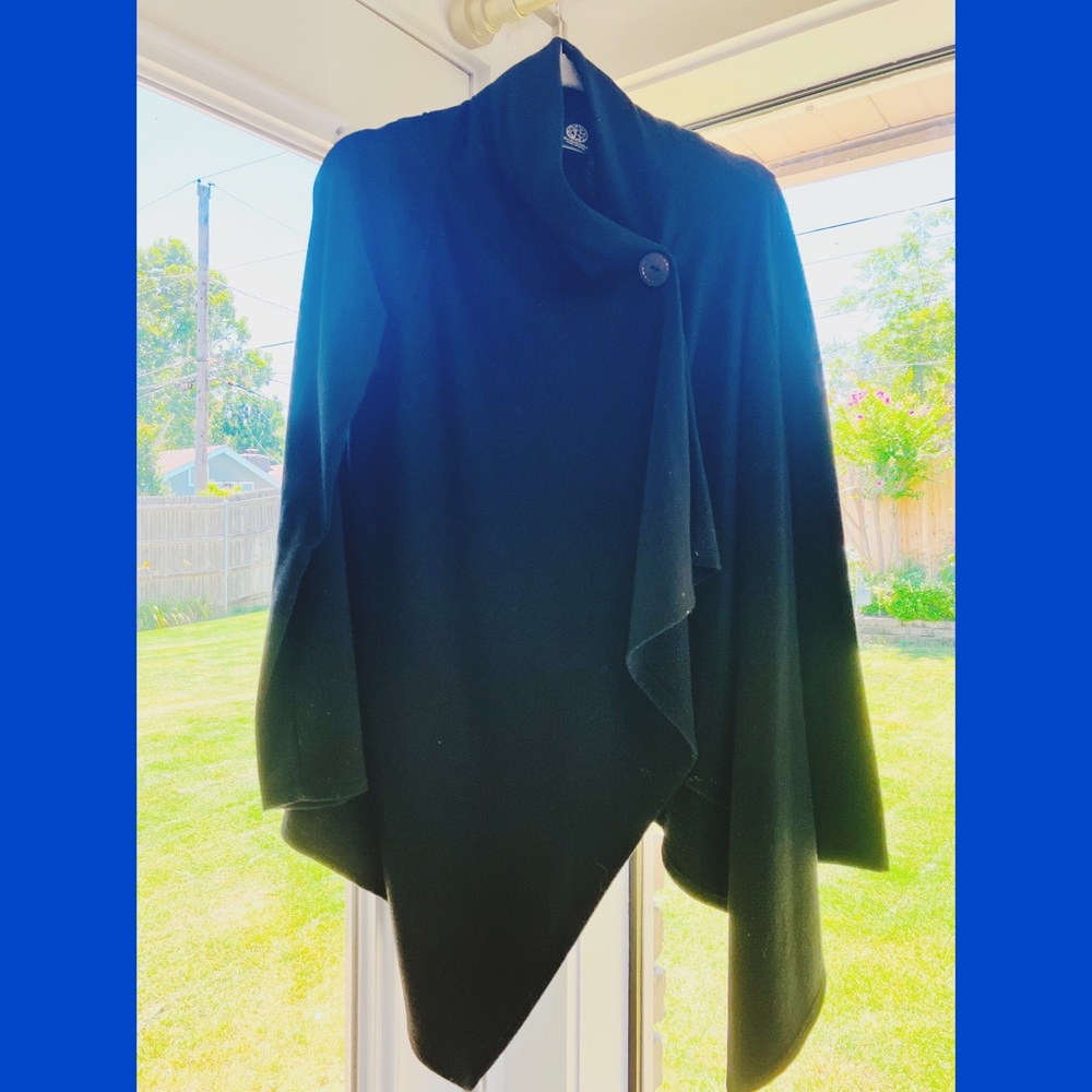 WRAP SWEATER! SIZE L AND SUPER THICK